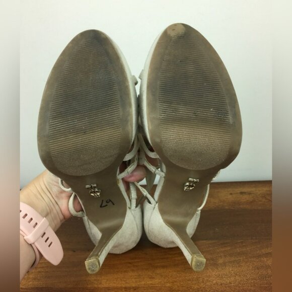 Jennifer Lopez Cream Gold Studded Platform High Heels Suede Women's Size 7M. - Picture 11 of 11